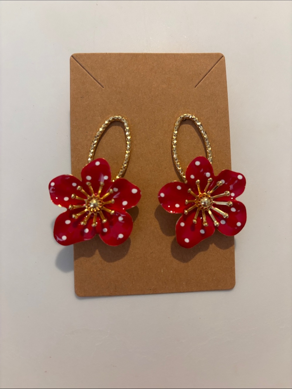 Fashion Jewelry Red Flower Hoop Earrings with Gold Accents